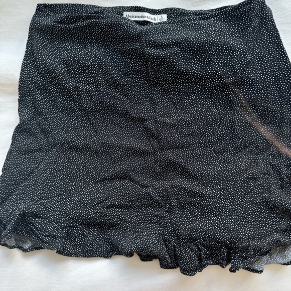 Abercrombie dotted mini skirt - Picture 2 of 2